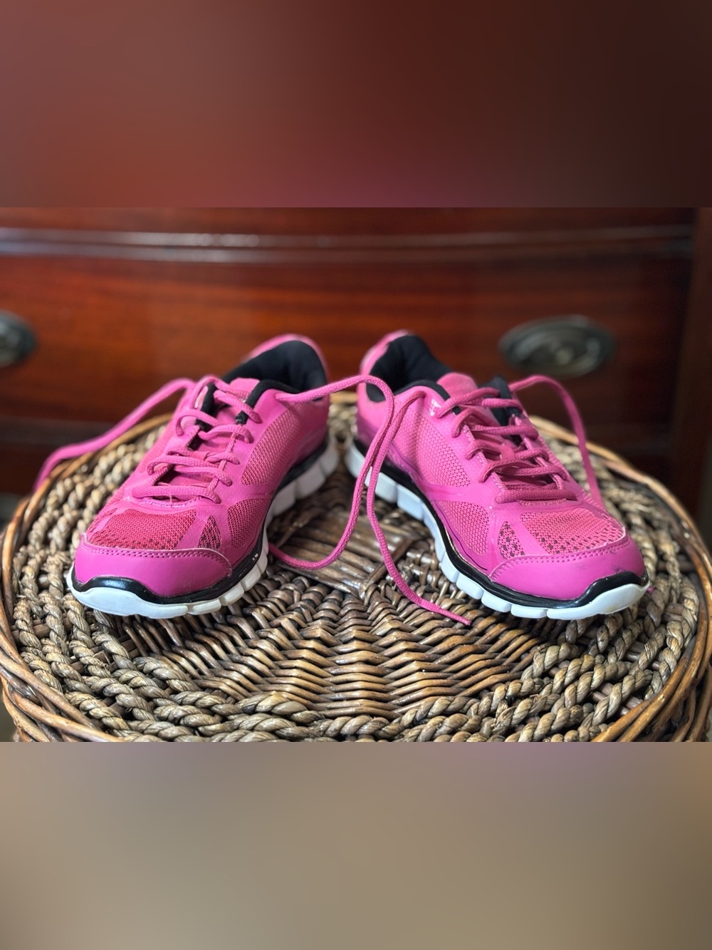 Pink Avia Lightweight Walking Gym Sneakers Size 6.5